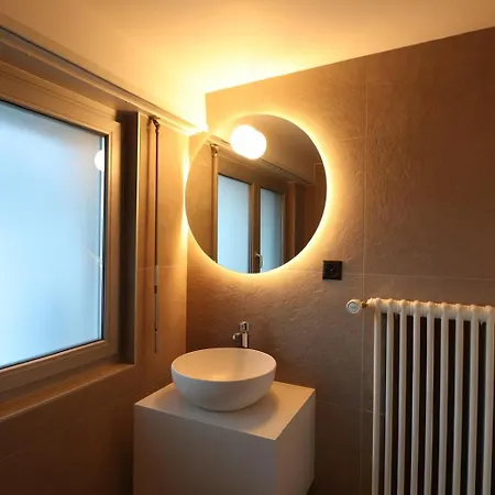 For 12 People - Renovated Duplex アパート *