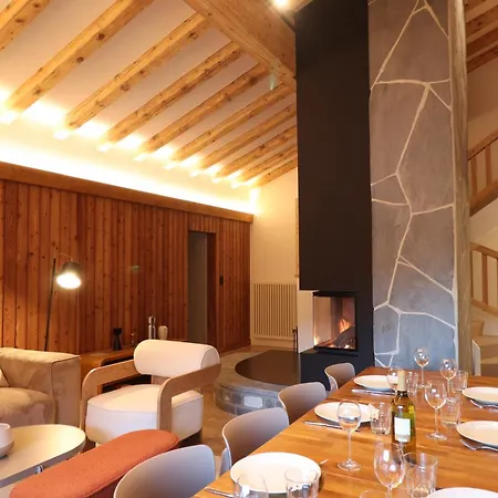 For 12 People - Renovated Duplex *