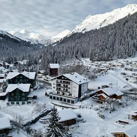 For 12 People - Renovated Duplex Apartment *