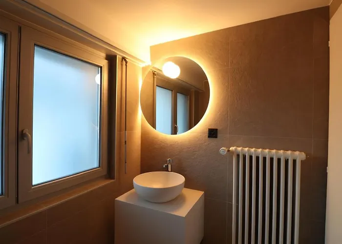 For 12 People - Renovated Duplex Apartment *